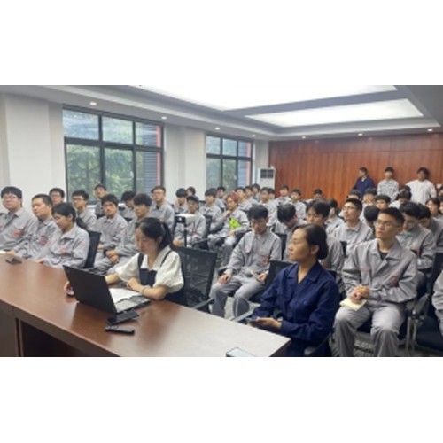 中國(guó)礦業(yè)大學(xué)學(xué)生赴質(zhì)子動(dòng)力徐州公司交流學(xué)習(xí)并開展社會(huì)實(shí)踐